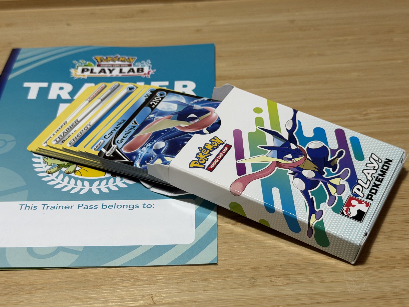 Pokemon TCG – Play Lab! Greninja Demo Deck Card Pack + Trainer Pass + Stickers