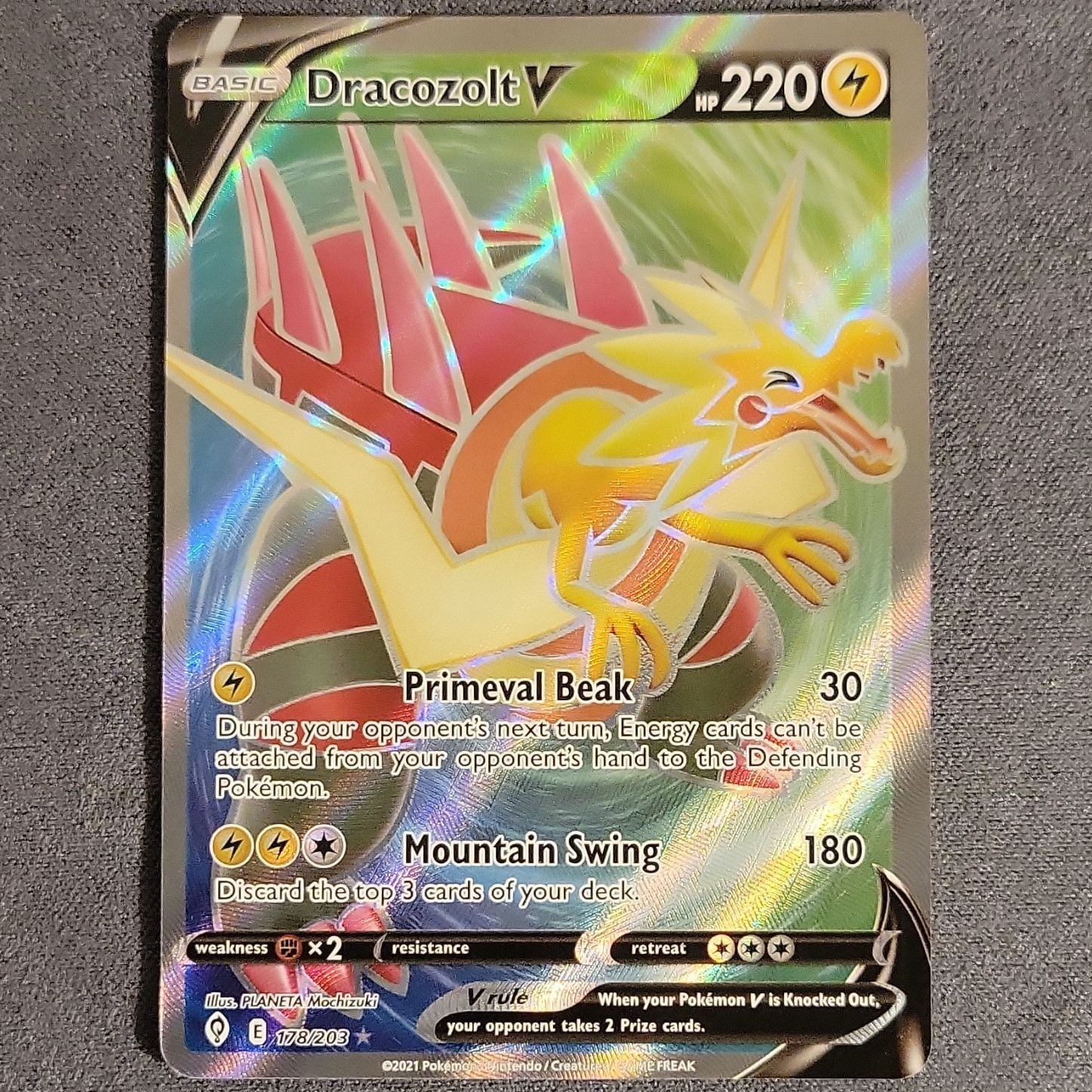 The Pokémon Company Dracozolt V 178/203 Evolving Skies Full Art Holo UR