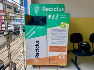 Leia mais sobre o artigo PREFEITURA DE GOIANA REFORÇA IMPORTÂNCIA DO DESCARTE CORRETO DE LÂMPADAS PARA PROTEGER O MEIO AMBIENTE E A SAÚDE