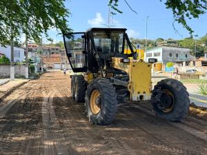 Leia mais sobre o artigo PREFEITURA DE GOIANA INICIA OBRAS DE TERRAPLANAGEM PARA CALÇAMENTO DE 37 RUAS EM PONTA DE PEDRAS