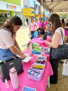 Leia mais sobre o artigo CARAVANA DA SAÚDE LEVA ATENDIMENTOS E PREVENÇÃO AO PÁTIO DA MISERICÓRDIA, EM GOIANA