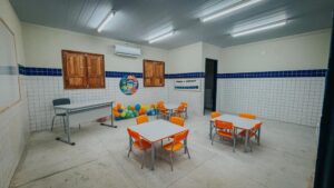 Leia mais sobre o artigo ESCOLA DR. CLÓVIS FONTENELLE GUIMARÃES É REINAUGURADA COM AMPLAS MELHORIAS PARA ALUNOS E PROFESSORES