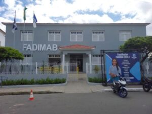 Leia mais sobre o artigo FADIMAB REFORÇA TRADIÇÃO NAS LICENCIATURAS E DESTACA BOLSAS E MELHORIAS ESTRUTURAIS PARA O VESTIBULAR 2026