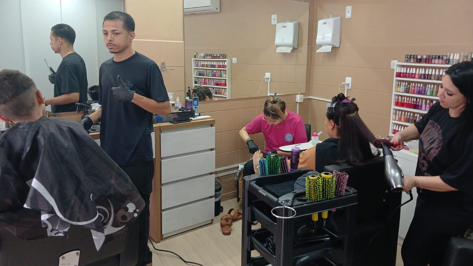 Você está visualizando atualmente Sinpospetro-Jundiaí amplia equipe da sua rede de benefícios